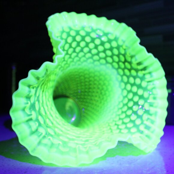 Topaz Opalescent Triangle Vase - Picture 11 of 14